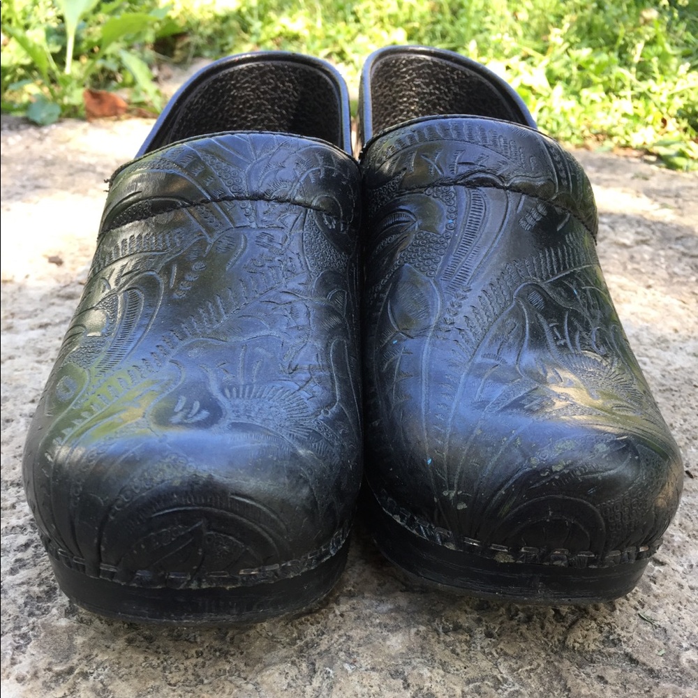 Dansko with inlay pattern